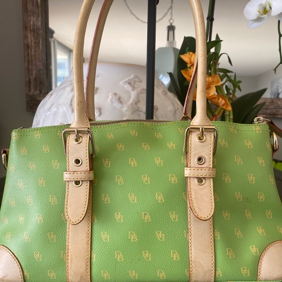 Dooney & Bourke Purse & Wristlet Set (Green) w/Gold Hardware. - Picture 2 of 15